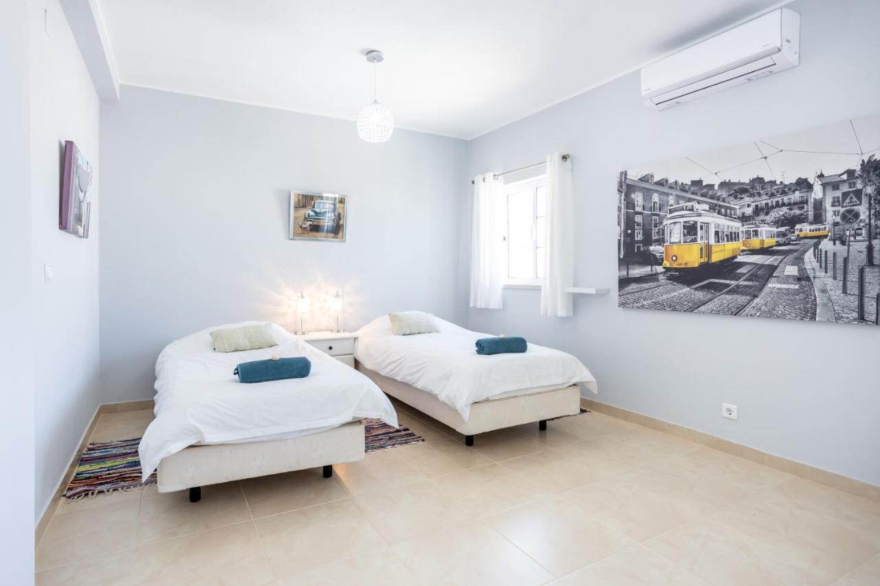Newly Renovated 2 Bedroom Townhouse - Close To Salema Beach Екстер'єр фото