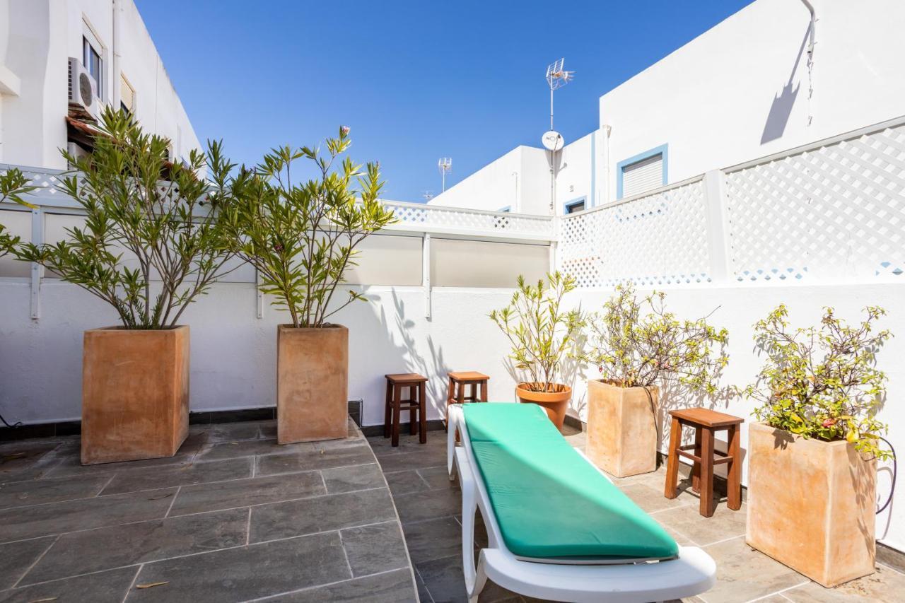 Newly Renovated 2 Bedroom Townhouse - Close To Salema Beach Екстер'єр фото