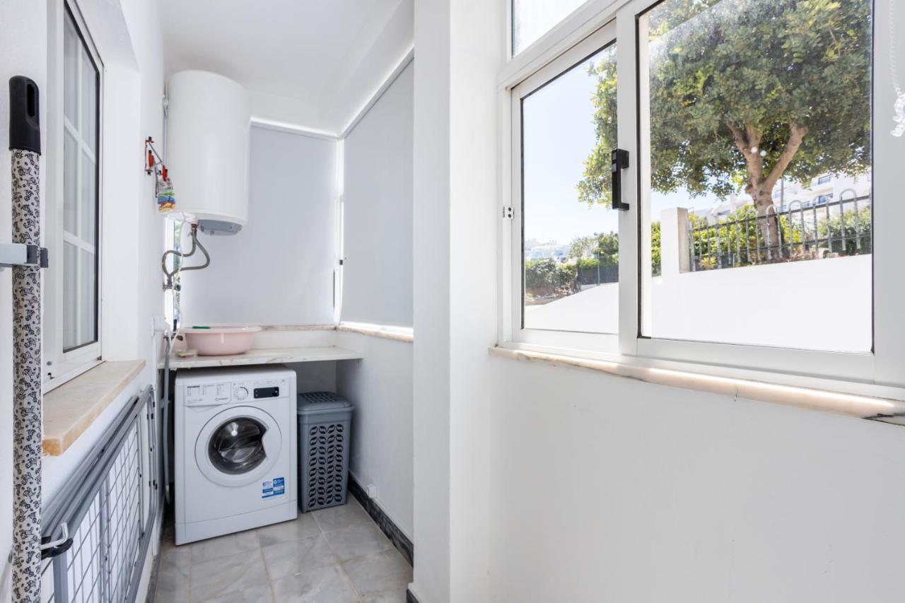 Newly Renovated 2 Bedroom Townhouse - Close To Salema Beach Екстер'єр фото