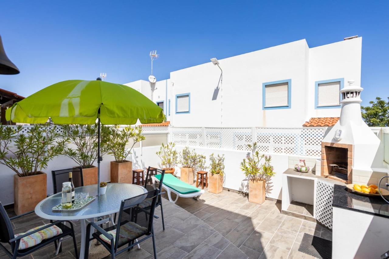 Newly Renovated 2 Bedroom Townhouse - Close To Salema Beach Екстер'єр фото